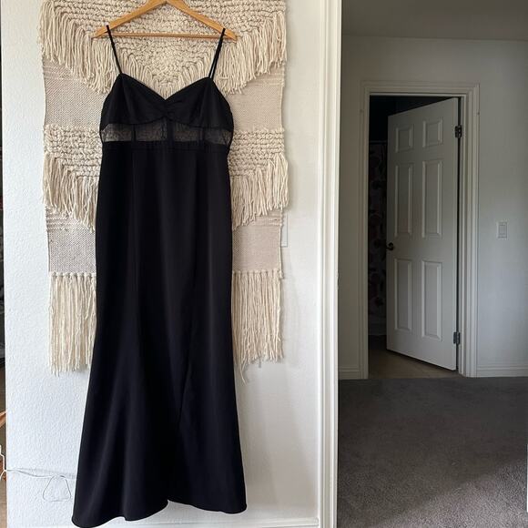 Fame & Partners Francesca Mesh Gown - Picture 1 of 9